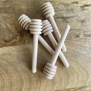 Bâtonnets à miel polis en gros, mini-cuillères réutilisables en bois pour la distribution de miel, cadeau pour mariage, fête, Noël, remise de diplôme - Product Image 5