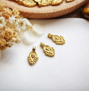 Dijes y Colgantes de Latón Hechos a Mano con Aspecto Antiguo, Ideales para Diseñadores de Joyería y Reventa - Product Image 5