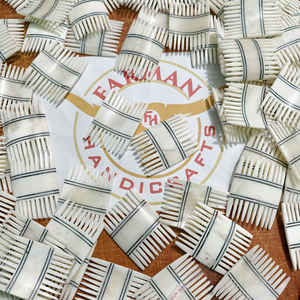 Peine para Barba Hecho a Mano con Hueso Natural de Búfalo, Pequeño Peine de Aseo a Precio de Mayoreo - Product Image 4