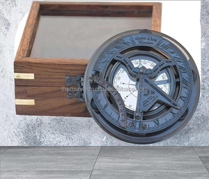 Boussole en laiton antique personnalisée Sdial nautique gravé cadeau vintage dans une boîte en bois poche transportant pour le camping randonnée voyage - Product Image 3