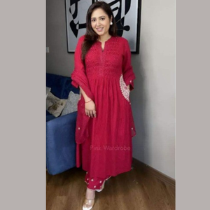 Ensemble haut et pantalon en soie romaine élégant avec dupatta et bracelet – Collection ethnique festive pour femme, confortable pour le quotidien et les fêtes, séchage rapide - Product Image 1