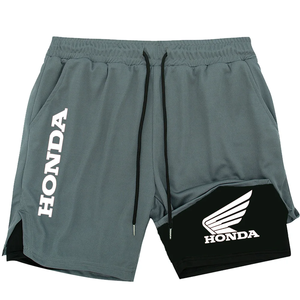 Los pantalones cortos de verano con logotipo son para hombres, ideales para deportes 2 en 1, entrenamientos en el gimnasio, correr y con bolsillos transpirables de secado rápido para teléfonos móviles. - Product Image 2