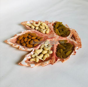 Bandeja moderna hecha a mano con textura de mármol en forma de hoja, platos de resina de diseño superior para frutas secas y helados, uso doméstico y hotelero - Product Image 3