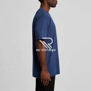 Le confort respirant : le T-shirt classique à poches en coton luxueux. Sublimez votre couche de base : le tee-shirt doux et élégant. - Product Image 5