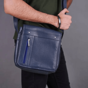 Bolso Cruzado Unisex de Cuero Genuino Coral Weavers, Color Sólido, Cierre de Cremallera, Estilo Clásico, Duradero, Portátil, para Negocios - Product Image 1