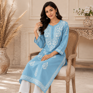Kurti élégant pour femme en coton bleu ciel brodé à la main style Chikankari, col fleuri ethnique, coupe droite - Product Image 2