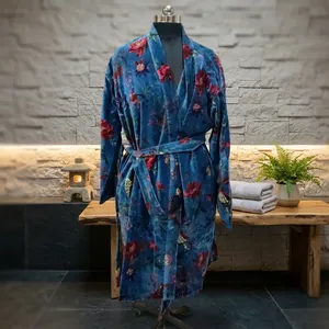 Robe en velours pour femmes, longue, imprimé floral, col en v, manches longues, douce et confortable, vêtements de nuit d'hiver, fermeture à cordon - Product Image 3