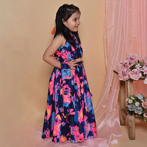 Ensemble Lehenga Choli pour filles de 1 à 5 ans, design élégant, vêtements de mariage indiens, disponible au meilleur prix - Product Image 1