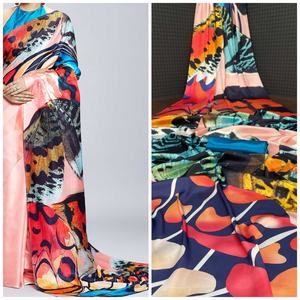 FANCY SUAVE SEDA EFECTO 4D IMPRESIÓN DIGITAL SAREE CON BLUSA SIN COSTAR MULTI COLOR - Product Image 1