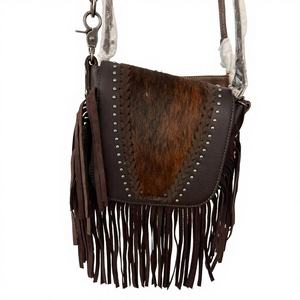 Bolso de Mano Personalizado de Cuero Genuino para Adultos, Estilo Europeo, OEM ODM, a la Moda, Resistente al Agua, con Cierre, para Uso Nocturno, con Bordado en el Hombro - Product Image 1