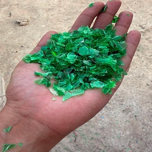 Flocons de bouteilles en PET recyclables pour les industries de la fabrication de plastiques, avec un matériau propre, une qualité uniforme et une utilisation industrielle flexible. - Product Image 1