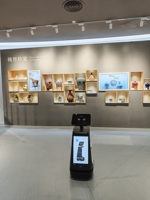 2026 Commercial AI Reception Robot Smart Waiter Robot ChatGPT Intelligent Guide Robot Hotel Mall Lobby Indoor Service Equipment