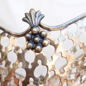 Magnifique bonbonnière en laiton ajouré, vase perforé avec poignées à motifs floraux, fabriqué par ARTISTIQUE - Product Image 4