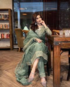 Ensemble Kurti Palazzo en Organza Brodé avec Dupatta – Tenue de Soirée Designer pour Femme avec Broderies Zari et Sequins - Product Image 1