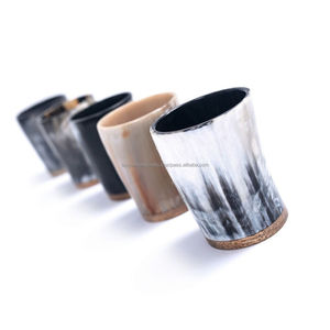 Verre à boire personnalisé en forme de corne avec gravure artisanale complexe - Product Image 4