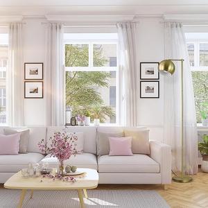 Lampe sur pied de style vintage avec finition en laiton antique et abat-jour classique en forme de tambour - Product Image 1