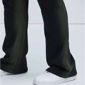Conjunto Deportivo de Algodón Negro para Hombre, Cuello Redondo, Manga Corta, Color Sólido, Corte Holgado, Pantalones Largos Casuales con Bolsillos Laterales - Product Image 4