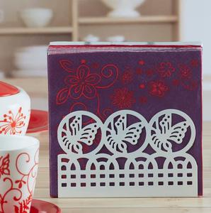 Serviettes en papier violettes à motifs floraux avec découpe en forme de papillon, pratiques pour la table - Product Image 5