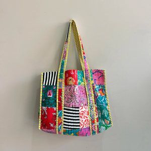 Sac fourre-tout matelassé en patchwork |   Sac à bandoulière en coton écologique |   Sac à bandoulière en coton fait main - Product Image 1