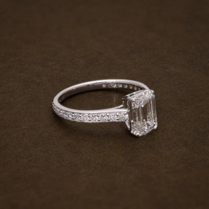 Bague de fiançailles en or massif avec émeraude certifiée et diamant de laboratoire taille ronde, bijou de demande en mariage élégant, cadeau pour femme - Product Image 3