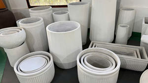 Juego de 3 Macetas y Jardineras Modernas Minimalistas de Cemento Glaseado en Gris Antiguo para Decoración de Hogar y Jardín - Product Image 3