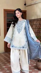 Ensemble prêt-à-porter entièrement cousu en satin de rayonne avec broderie de designer et dentelle fantaisie, comprenant un haut, un salwar Farshi Plazzo et un dupatta. - Product Image 2