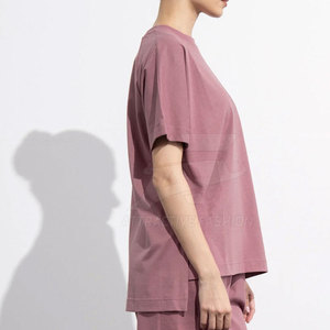 Vêtements décontractés de qualité pour femmes, t-shirt oversize conçu pour une coupe décontractée et un confort durable, t-shirt oversize pour femmes - Product Image 4