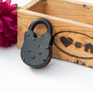 Candado Rectangular Vintage de Hierro Plateado con Llave, Arte Popular Decorativo, Cerradura de Seguridad para Puerta de Casa o Gabinete, Regalo, METAL OVERSEAS - Product Image 2