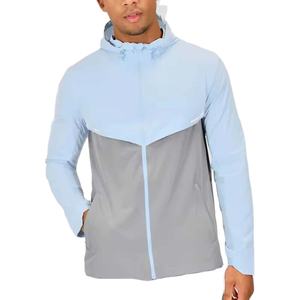 Chaqueta Cortavientos Ligera Personalizada para Exteriores, con Franja Reflectante de Color, Capucha Ajustable, 100% Poliéster, para Hombre - Product Image 6