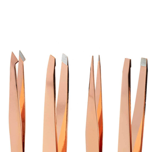 Juego de 4 Pinzas para Cejas de Acero Inoxidable Color Oro Rosa con Punta Inclinada, con Estuche de Cuero PU, Logotipo Personalizado, Herramienta de Belleza OEM - Product Image 1