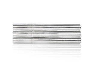Étui à cigares élégant en métal chromé à trois emplacements, compact, portable, design épuré, finition polie brillante, protection contre l'humidité pour les voyages - Product Image 3