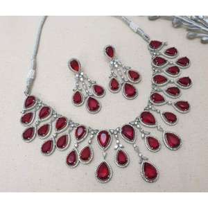 ชุดเครื่องประดับทองเหลืองดีไซน์หรูหราสำหรับผู้หญิง ประดับมุก เหมาะสำหรับงานเลี้ยงสังสรรค์ ใช้เป็นเครื่องประดับหรือของขวัญ - Product Image 3