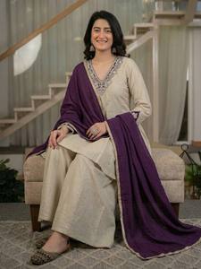เปิดตัวชุดแต่งกายสำหรับปาร์ตี้ดีไซน์ใหม่สุดสวย sharara plazzo และ Dupatta สไตล์แฟนซีใหม่ - Product Image 3