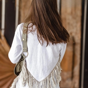Camisa Blanca Estilo Boho, Blusa de Lino con Botones y Flecos, Chaqueta Estilo Vaquero Gitano, Top Corto Bohemio, Top Gitano, Precio de Fábrica - Product Image 2