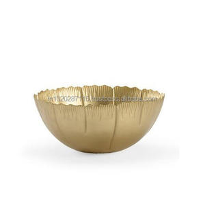 Bol de service en laiton de style indien traditionnel avec un design haut de gamme pour les fonctions religieuses et les buffets de célébration - Product Image 1