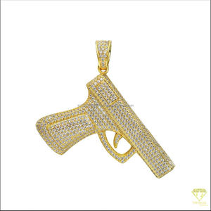 Pendentif personnalisé en argent sterling 925 avec sertissage de diamants en moissanite de qualité supérieure - Product Image 2