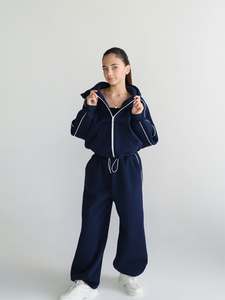 Ensemble de survêtement deux pièces pour femme, personnalisé, hiver, en polaire oversize, avec sweat à capuche zippé uni et pantalon de jogging, respirant, passepoil noir, coupe décontractée - Product Image 2