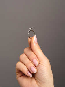 Anillo de Compromiso con Halo de Diamantes Cultivados en Laboratorio de 0.50ct, Corte Cojín, Color D, Claridad VVS, Certificado IGI, Oro Sólido de 14k - Product Image 2