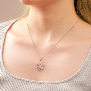 Pendentif flocon de neige plaqué argent avec incrustation de strass, bijoux de mode pour femmes, cadeau, collier en alliage de style romantique - Product Image 1