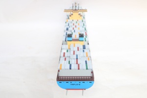 Maqueta de Barco Comercial de Madera Hecha a Mano - Modelo a Escala de Buque Portacontenedores Clase Triple E, Decoración de Oficina - Product Image 3