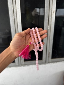 Collar Mala de Cuarzo Rosa Pulido con Cuentas, 108 Cuentas de Cristal Rosa con Borla para Meditación, Yoga, Feng Shui, RAIS AGATE Gujarat - Product Image 2