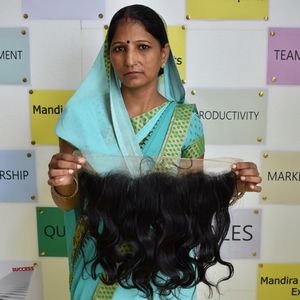 Non transformés 100% cheveux bruts pas cher naturel vierge aucun poux couleur noire crépus longs 13*4 frontal Bodywave indien cheveux humains - Product Image 3