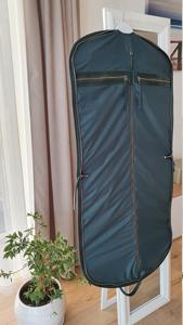 กระเป๋าใส่เสื้อผ้าแบบพับได้ ผ้าแคนวาสคุณภาพสูง พร้อมโลโก้สั่งทำพิเศษ สำหรับเดินทาง ใส่สูท หรูหรา สำหรับนักธุรกิจ รุ่น LCGB-0003 - Product Image 4