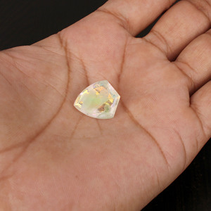 Gemas Ishu, Gema Doble Geométrica Creada en Laboratorio con Corte Rosa Hidrochino, 18x15 mm, 12.0 Quilates, para la Fabricación de Joyas - Product Image 2