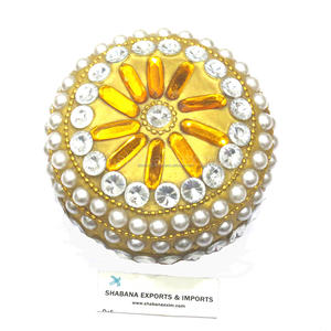 Boîte cadeau traditionnelle décorative en laque scintillante pour les occasions festives, perles dorées élégantes, boîte de rangement pour bijoux - Product Image 2