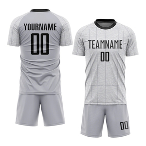 Les ensembles de football en sublimation à marque privée sont fabriqués avec des tissus de haute qualité provenant d'un expert mondial en matière d'approvisionnement pour la vente en gros. - Product Image 4