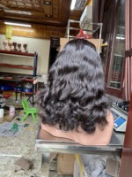 Perruque en cheveux humains bruts vierges vietnamiens à double tirage 13*4 avec cheveux de donneur frontal Paquets de cheveux féminins rebondissants
