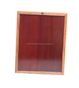 Urne funéraire en bois de style américain avec croix en laiton sculptée, motifs personnalisables, capacité de 220 pouces cubes, marron - Product Image 3