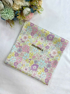Tissu satiné floral 58/60 pouces 100% polyester tissé imprimé 60 g/m² léger respirant Modèle 8027 Textile de maison - Product Image 4