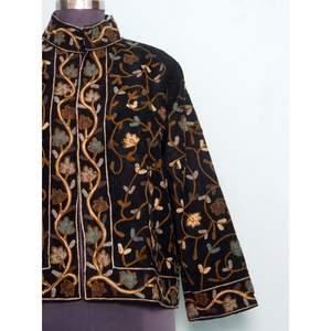 Chaqueta Acolchada con Bordado Floral Hecho a Mano, Detalle de Botones, Forro de Algodón a Rayas, Estilo de Secado Rápido para Otoño e Invierno, Ropa de Fiesta - Product Image 2